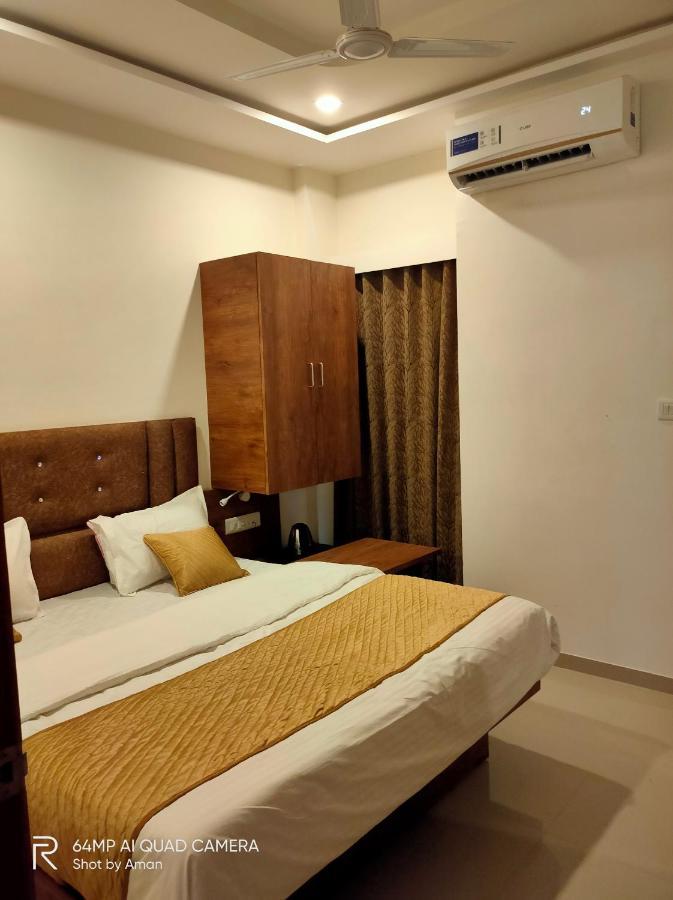 Hotel Sai Krupa Ahmadabad Zewnętrze zdjęcie