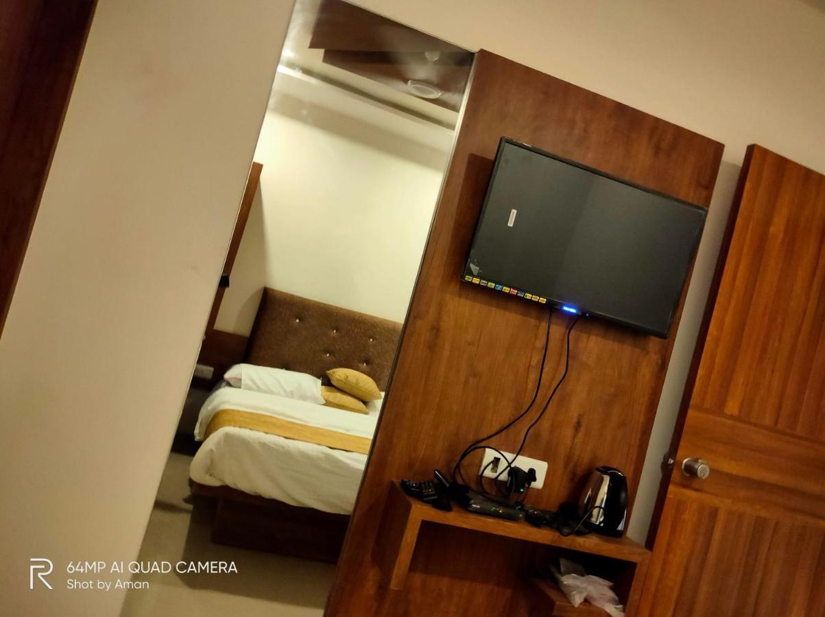 Hotel Sai Krupa Ahmadabad Zewnętrze zdjęcie